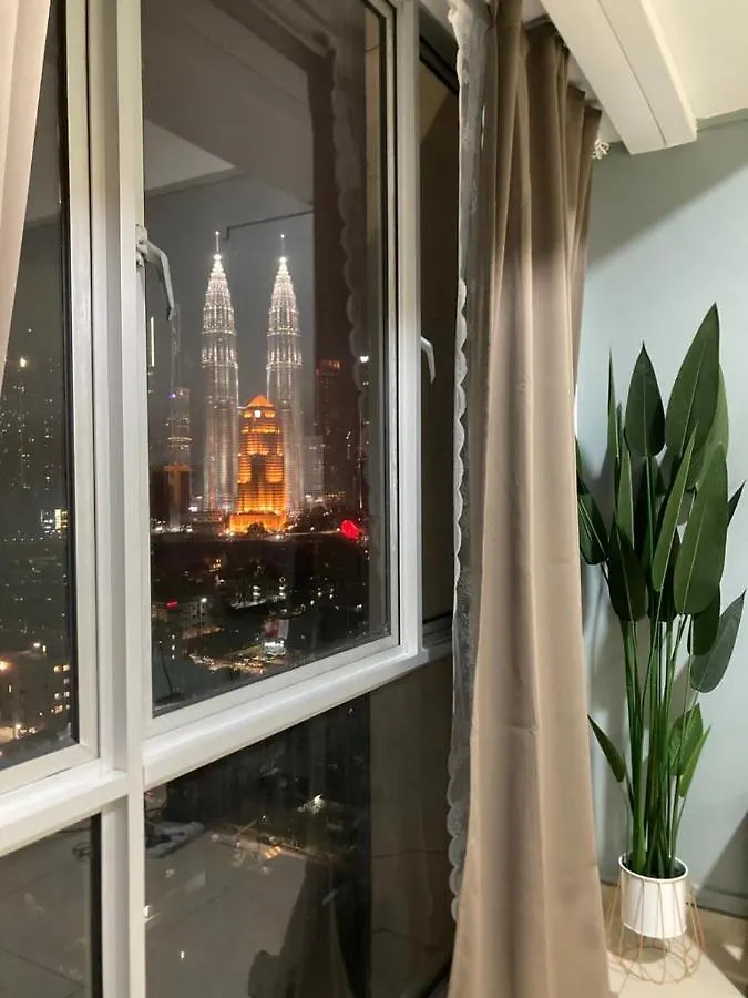 Nour Homestay Klcc View - Cozy 2 Kuala Lumpur 0*,